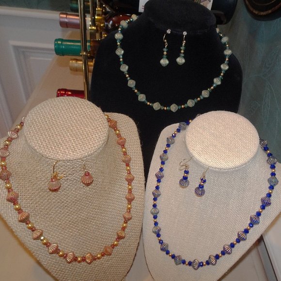 Handcrafted artisanal necklace & earring set made from Czech bicone beads - Picture 8 of 11